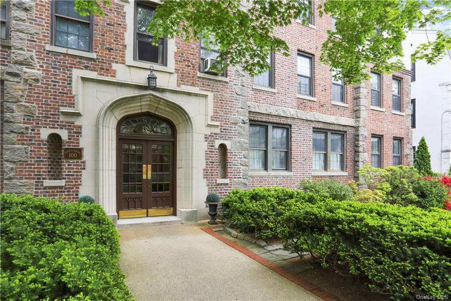 100 Parkway RD #4E, Bronxville, NY 10708