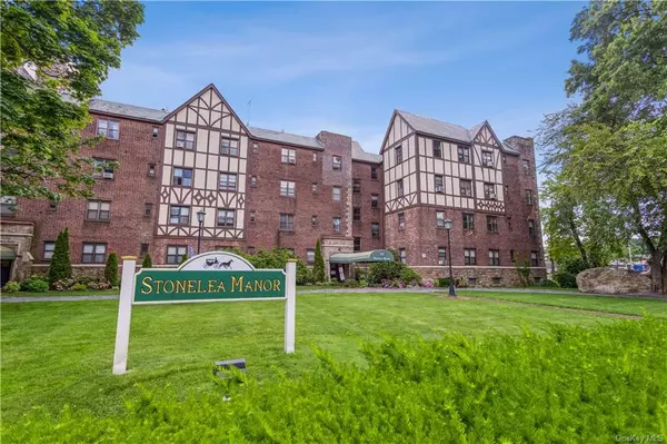 120 Stonelea PL #2H,  New Rochelle,  NY 10801