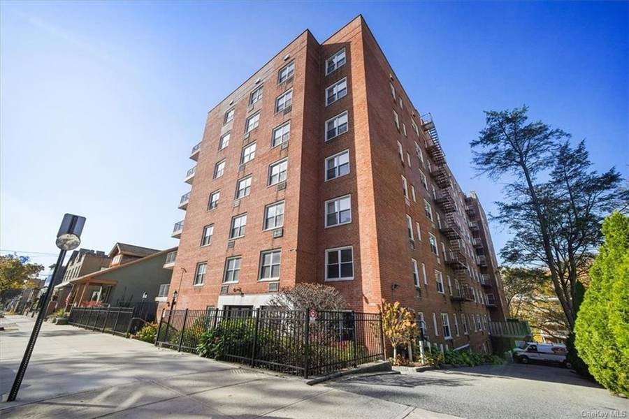 636 N Terrace AVE #3F, Mount Vernon, NY 10552