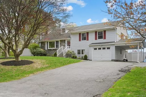 Mahopac, NY 10541,10 Lakeview DR