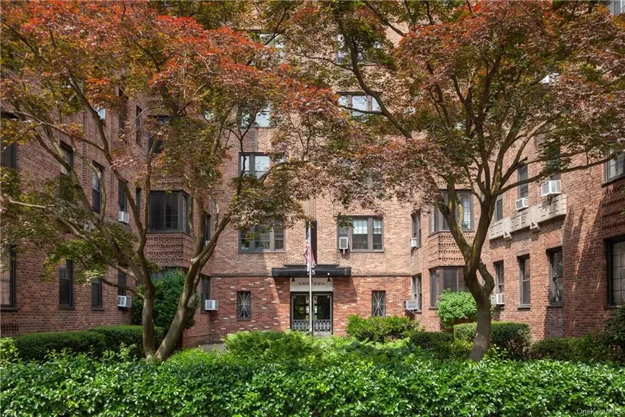 35 Parkview AVE #3M, Bronxville, NY 10708