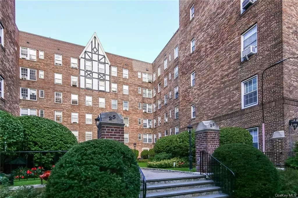 Bronxville, NY 10708,25 Parkview AVE #2I