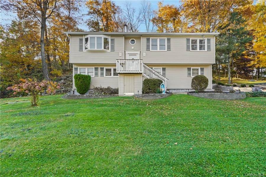 531 Overlook DR, Mahopac, NY 10541