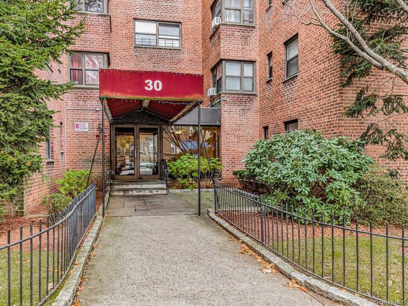 30 Fleetwood AVE #3D, Mount Vernon, NY 10552