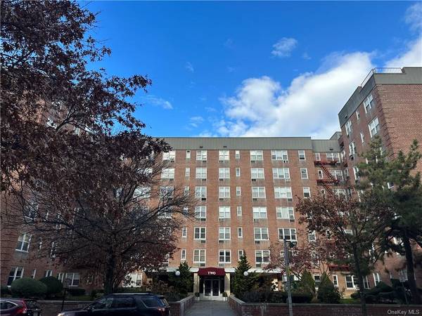 2 Sadore LN #3G, Yonkers, NY 10710