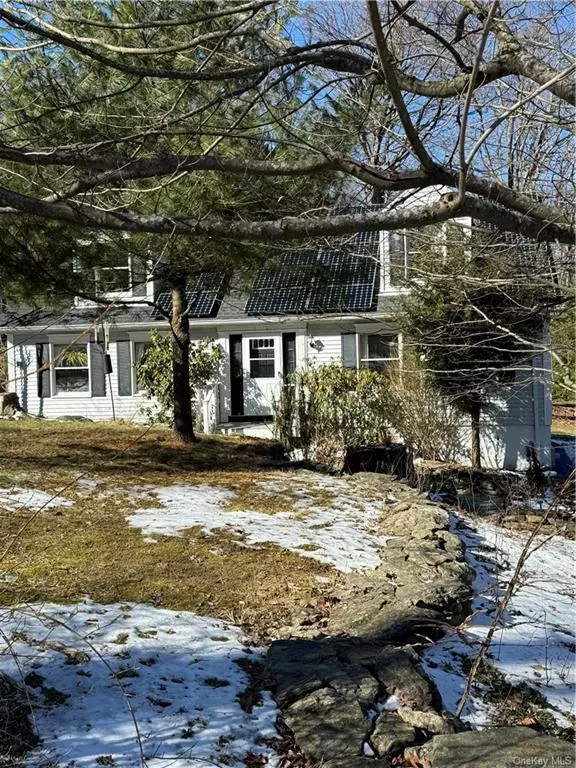 Pawling, NY 12564,76 Lakeview DR