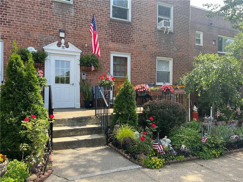 15 Leewood CIR #3R, Eastchester, NY 10709