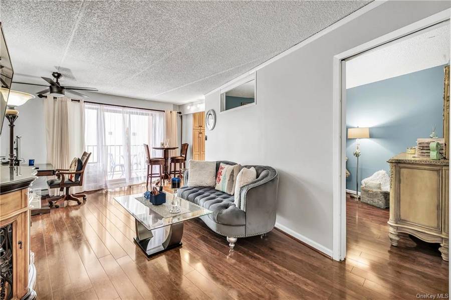 560 Halstead AVE #3D, Harrison, NY 10528