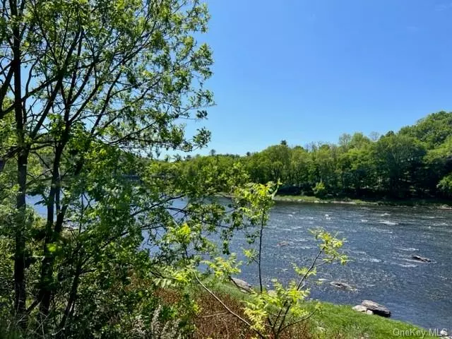 Barryville, NY 12719,32 River RD