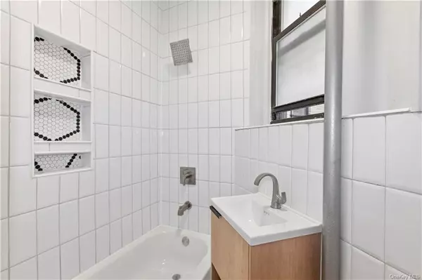 Stuyvesant Hts, NY 11233,719 Hancock ST #2R