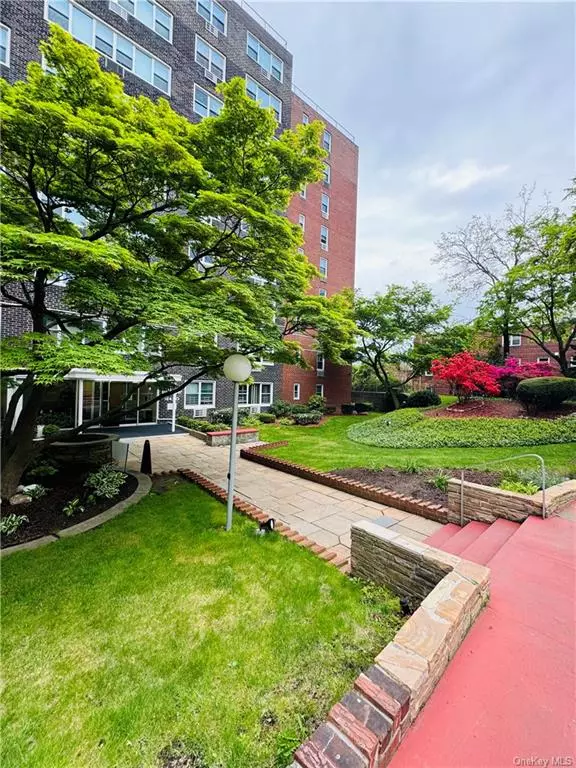 164-20 Highland AVE #9G, Jamaica Hills, NY 11432