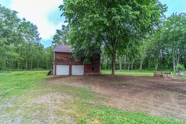 Wallkill, NY 12589,10 Kandy LN