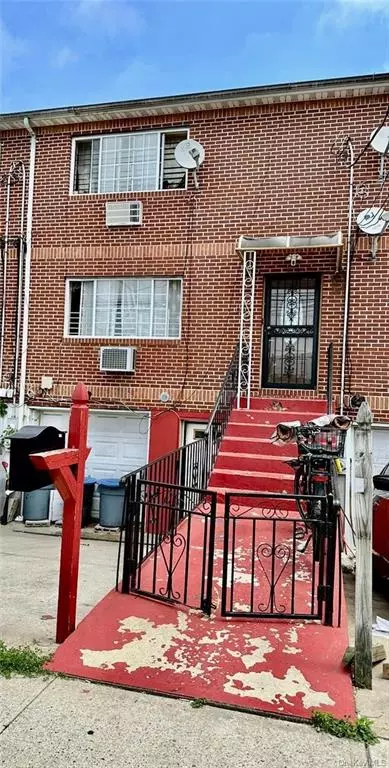 Canarsie, NY 11236,657 E 102 ST