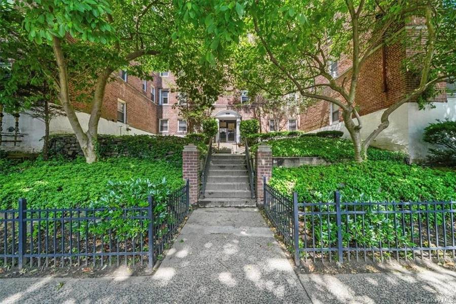 801 Bronx River RD #6C, Bronxville, NY 10708