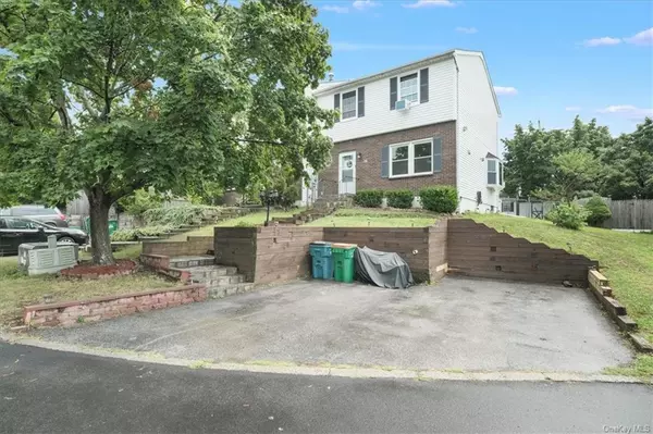 Beacon, NY 12508,18 Harbor Hill CT