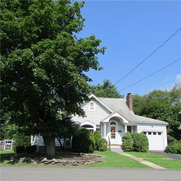 88 Weeks AVE, Cornwall On Hudson, NY 12520