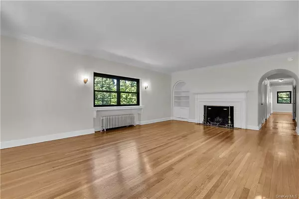 Bronxville, NY 10708,59 Kensington RD