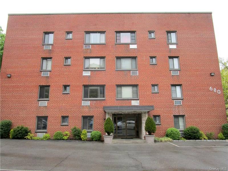 680 N Terrace AVE #1B, Mount Vernon, NY 10552