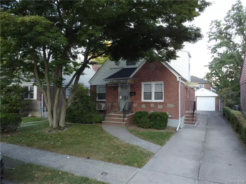 6719 166th ST, Fresh Meadows, NY 11365