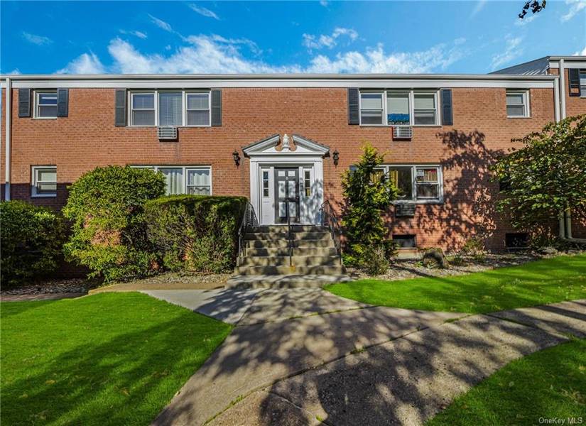 8 Lenox CT #803, Suffern, NY 10901