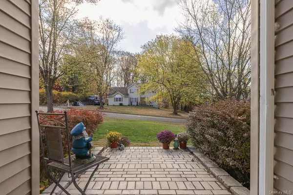 Spring Valley, NY 10977,2 Lori CT