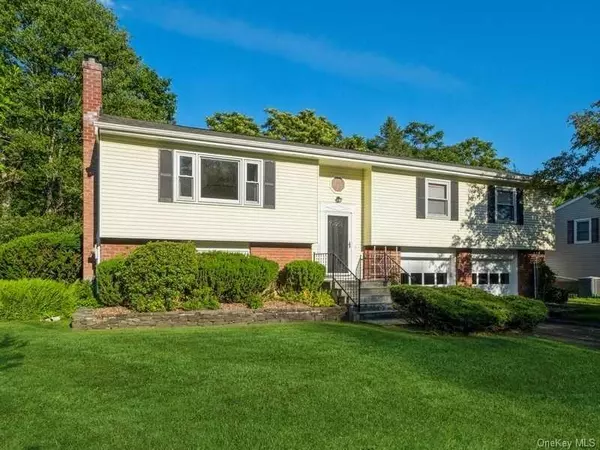 Poughkeepsie, NY 12603,35 Carriage Hill LN