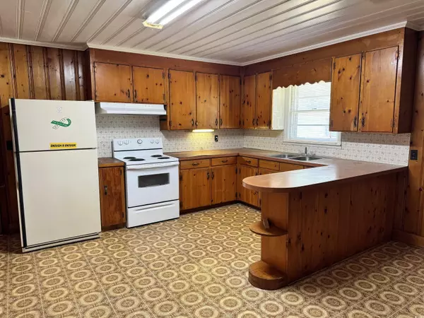 Mullins, SC 29574,808 Esther St.