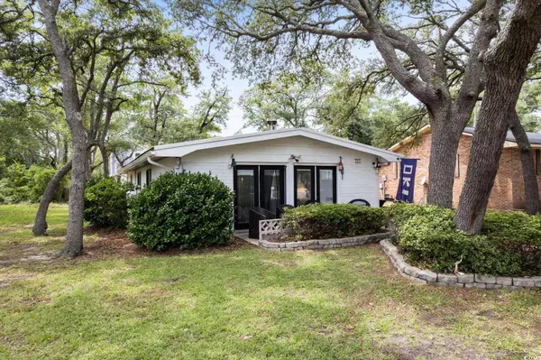 105 NE 54th St., Oak Island, NC 28465