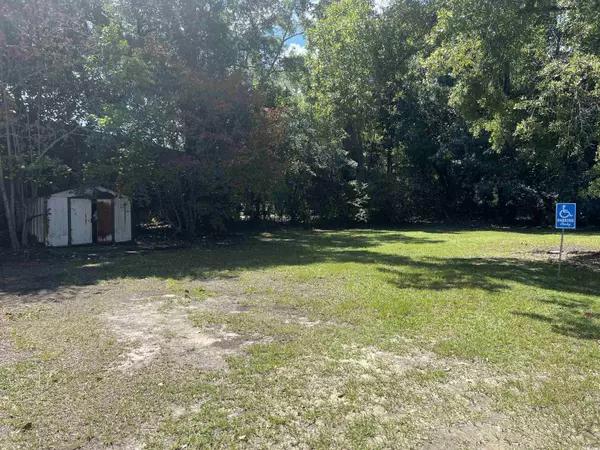 Kingstree, SC 29556,417 North Longstreet St.