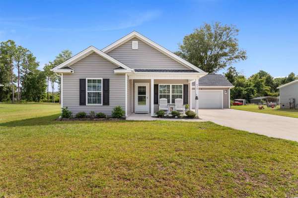 612 Pine Oaks Farm Rd., Aynor, SC 29511