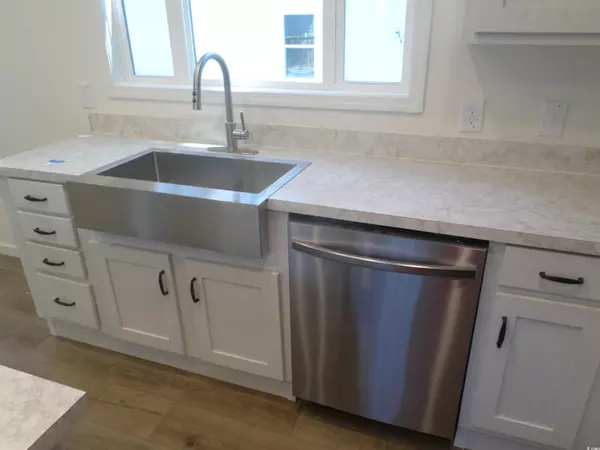 Murrells Inlet, SC 29576,531 Key Largo Ave.