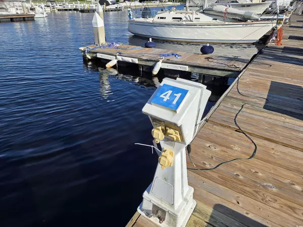 4396 Baldwin Ave., Little River, SC 29566