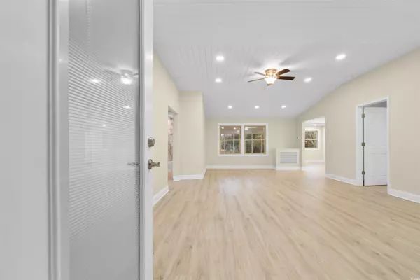 North Myrtle Beach, SC 29582,409 14th Ave. S