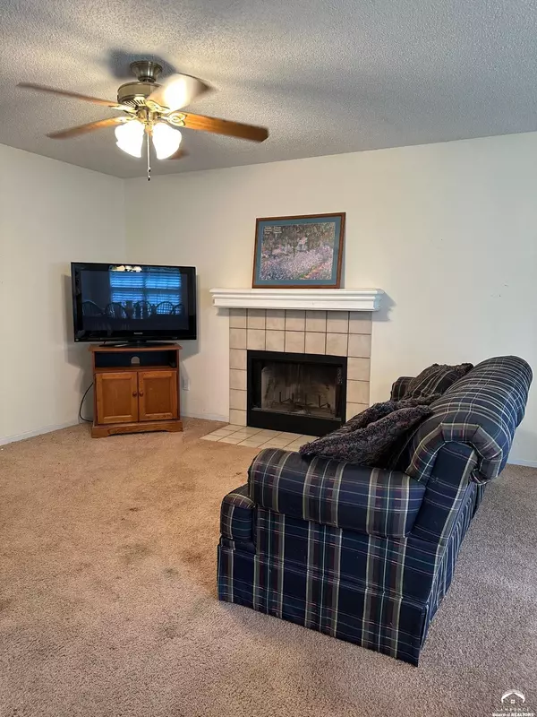 Lawrence, KS 66047,2725 Bluestem CT