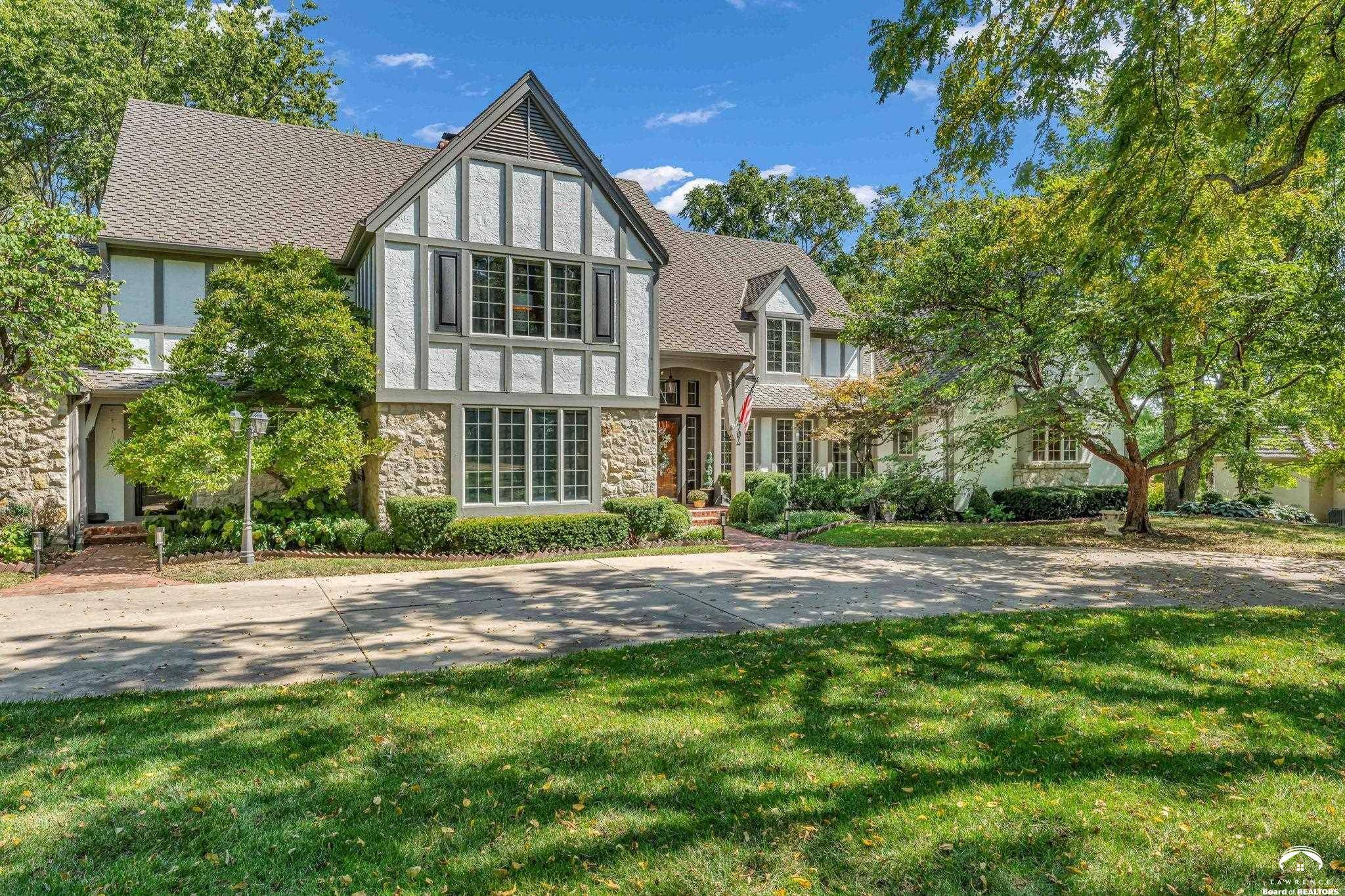 Lawrence, KS 66047,1704 Prestwick DR