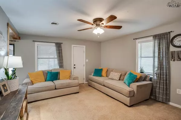 Iowa Park, TX 76367,1107 N 2ND STREET