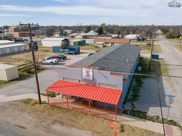 Henrietta, TX 76365,315 N BRIDGE STREET