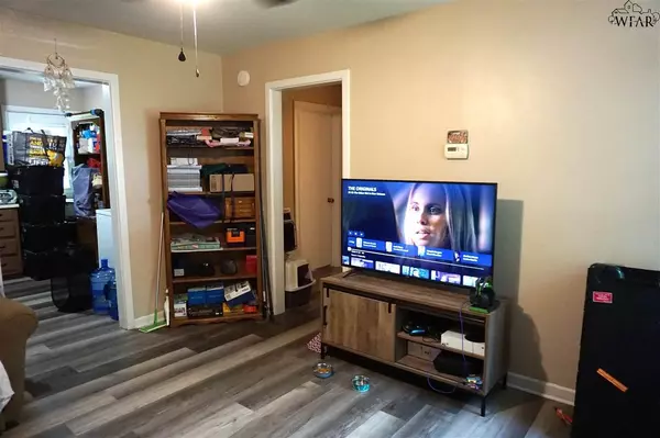 Burkburnett, TX 76354,102 AVENUE G