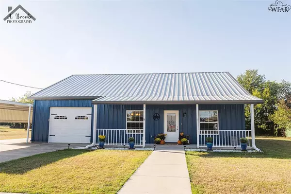 905 E COMMERCE STREET, Henrietta, TX 76365