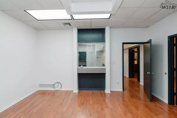 Wichita Falls, TX 76308,2215 MIDWESTERN PARKWAY