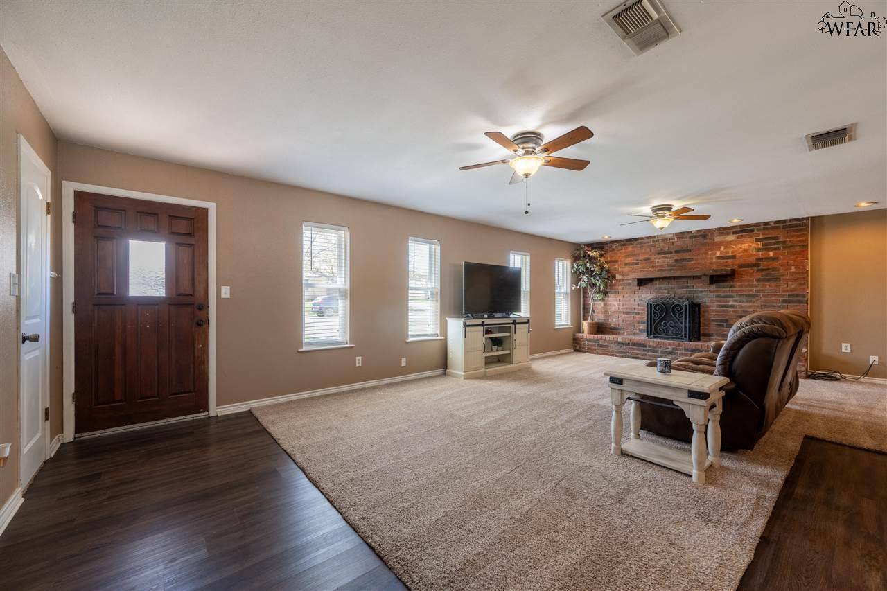 Iowa Park, TX 76367,1320 EDGEHILL TRAIL