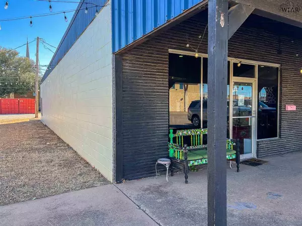 Iowa Park, TX 76367,311 N WALL STREET