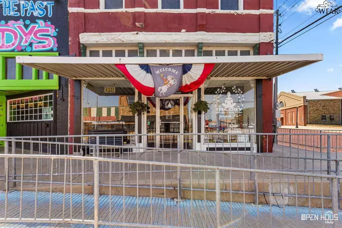 Bowie, TX 76230,222 N MASON STREET