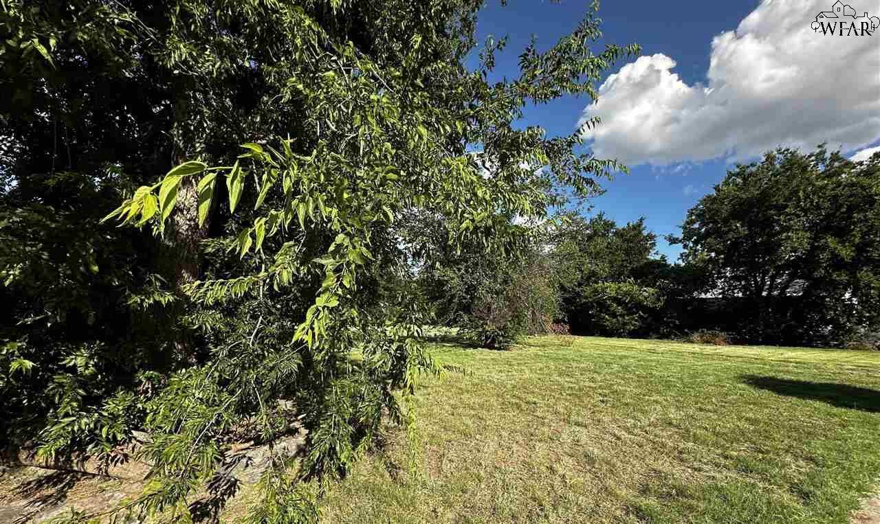 Seymour, TX 76380,410 N EAST STREET
