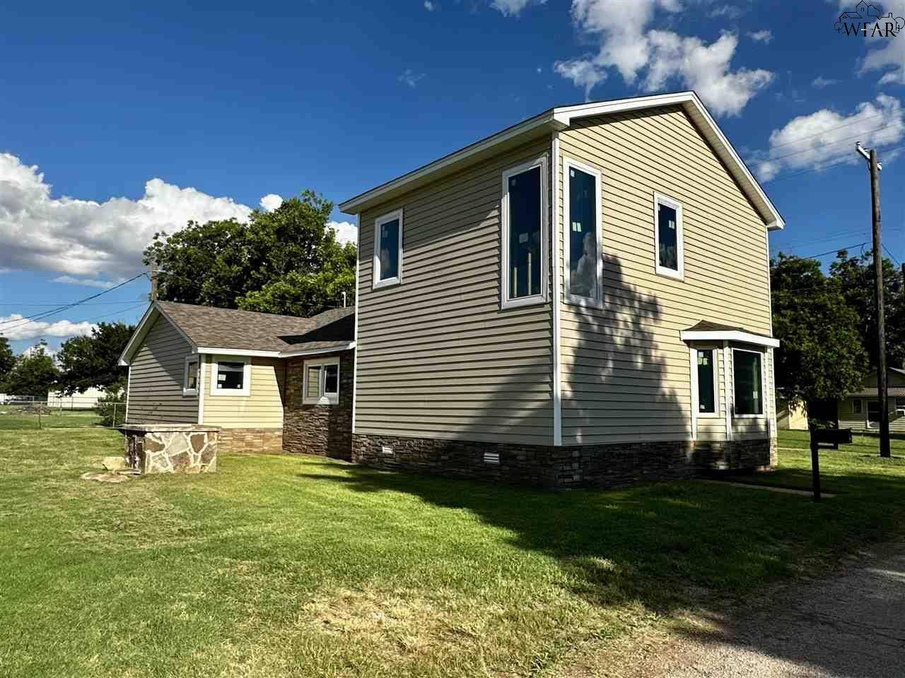 Seymour, TX 76380,106 N DONALD STREET
