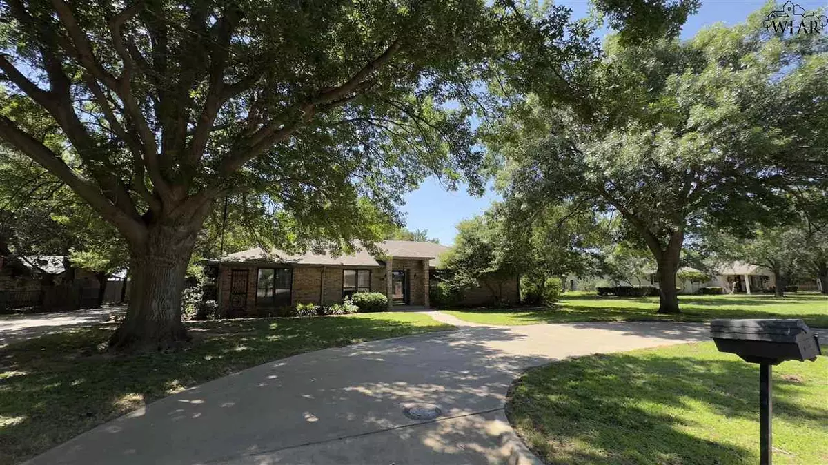 Vernon, TX 76384,2714 OAKLAWN DRIVE