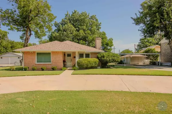 2304 PARADISE STREET, Vernon, TX 76384