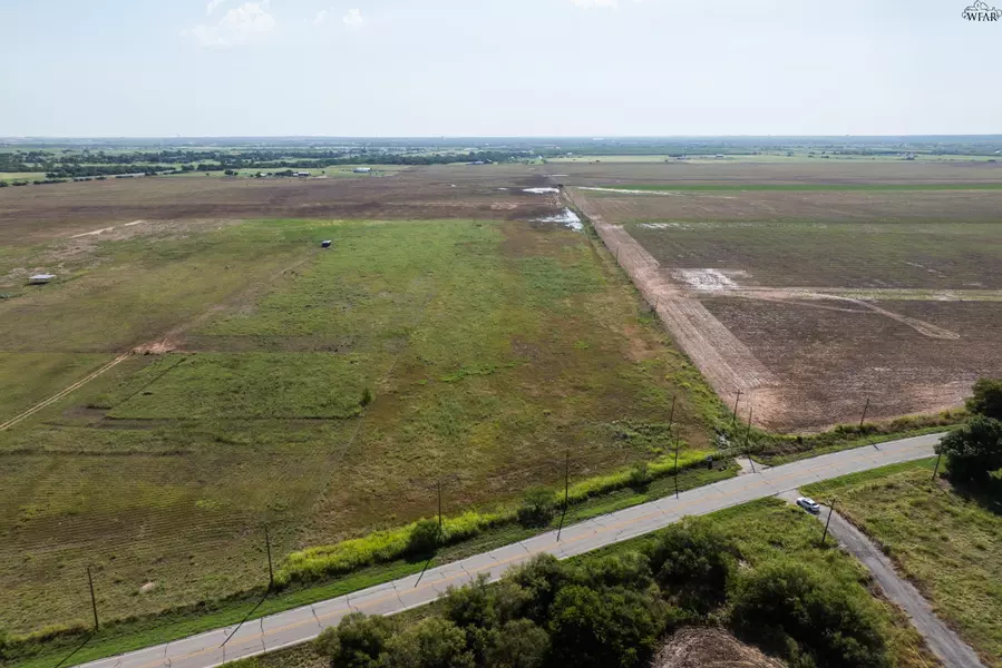 1125 S BELL ROAD, Iowa Park, TX 76366