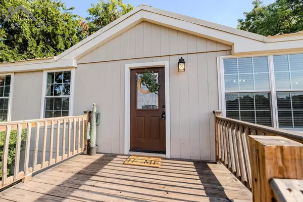 Iowa Park, TX 76367,801 E WASHINGTON AVENUE