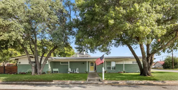 716 E SOUTH STREET, Henrietta, TX 76365